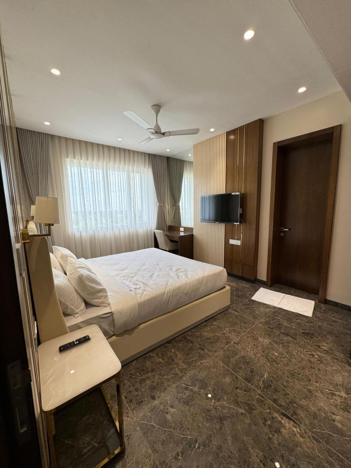 Hotel Carnival Parbhani Exteriér fotografie